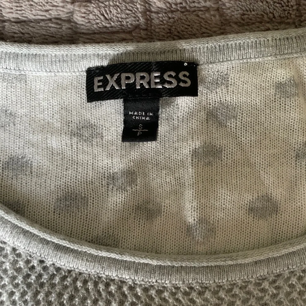 Express Sweater - Picture 2 of 3